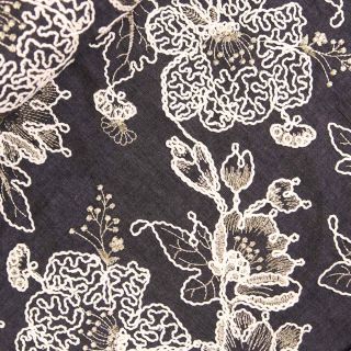 Jeans - floral bestickt - schwarz